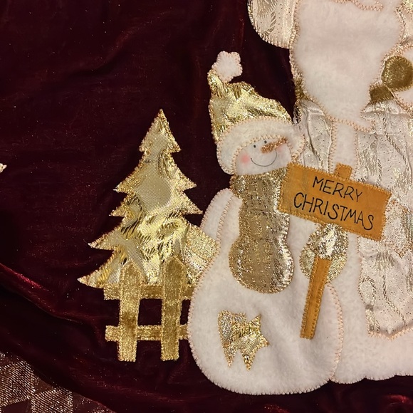 Dark red Velvet tree skirt Santa Claus snowman gold stars 41” diameter - Picture 4 of 15